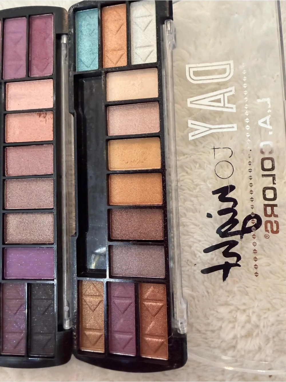 L.A. colors makeup and eyeshadow bundle 5 compacts/pallets EUC.  tB - Picture 2 of 7